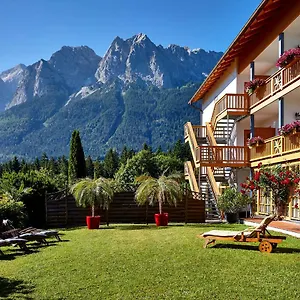 Hotel Romantik Alpenhotel Waxenstein, Grainau